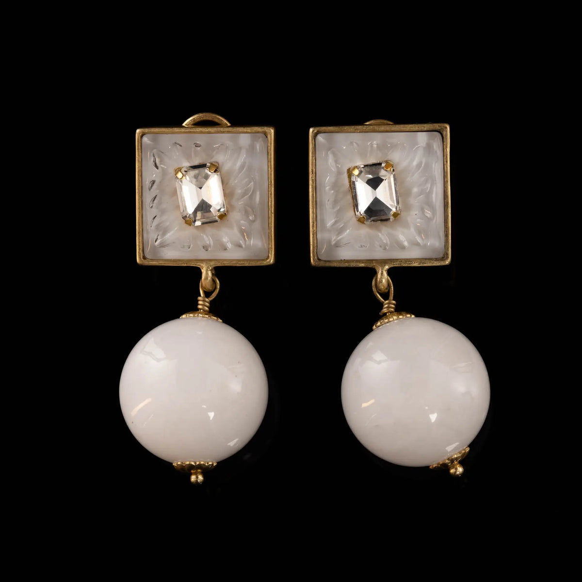 Série de boucles d'oreilles de style médiéval rétro et de niche