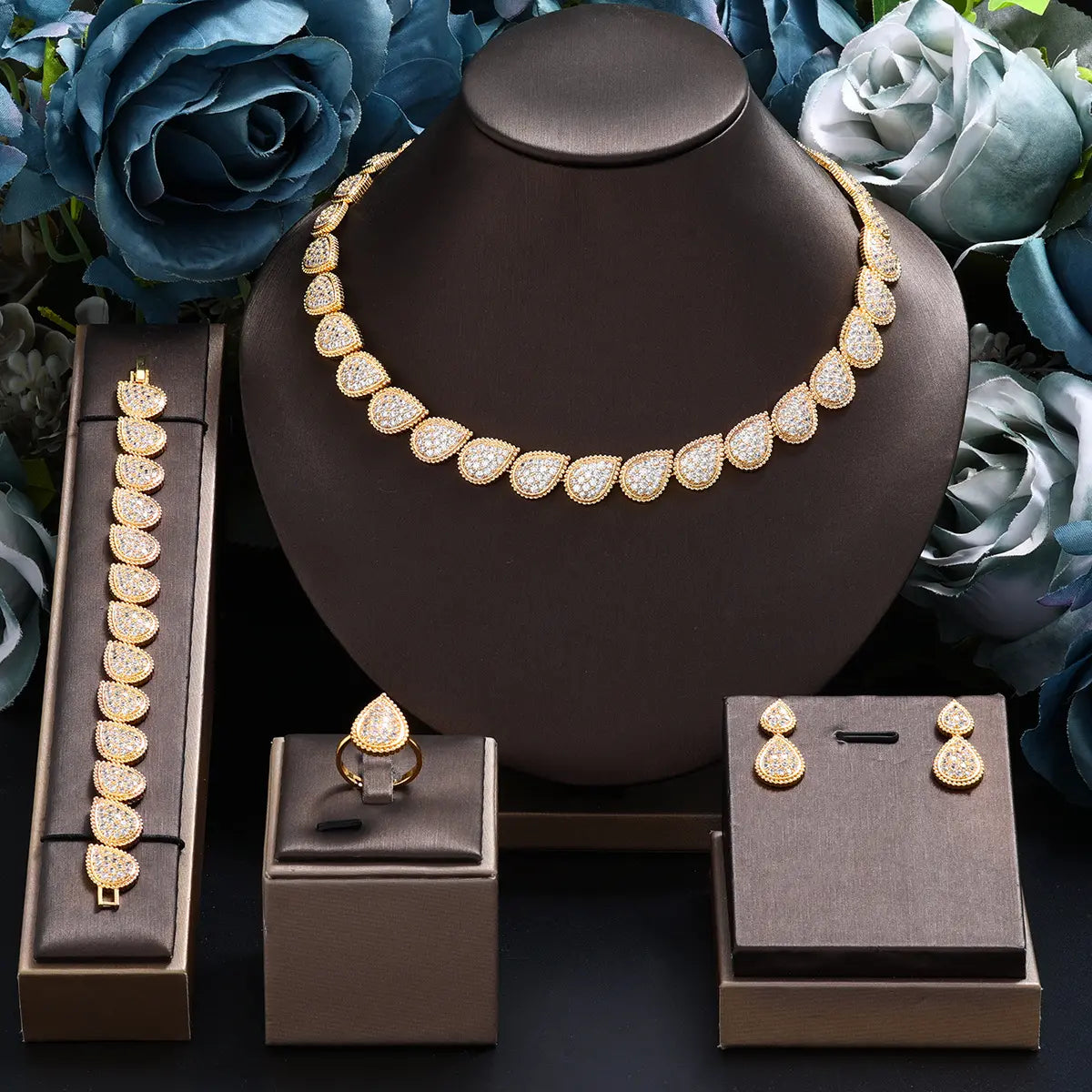 Parure de bijoux classique en forme de goutte d'or pour femme