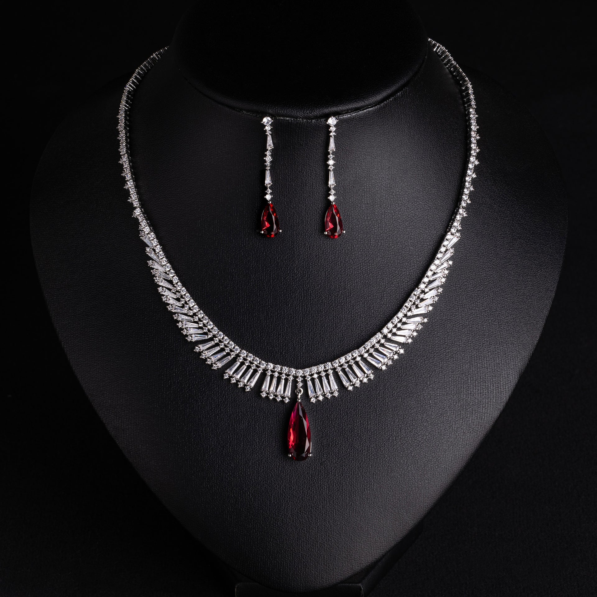 Elegant Emerald Crystal Jewelry Set – Silver Necklace Earrings for Women
