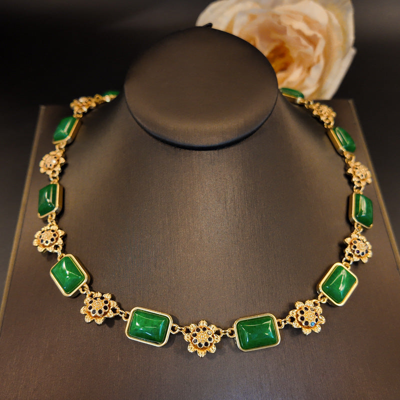 Ensemble collier, bracelet et boucles d'oreilles clous tournesol en diamant de pierre naturelle verte et cristal blanc