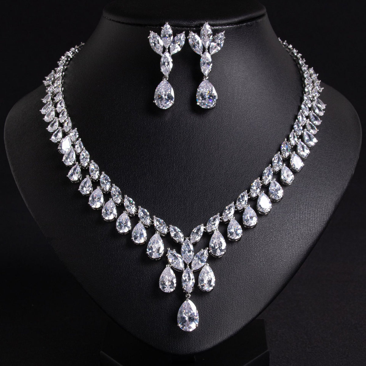 Luxury Emerald Green Teardrop Necklace Set for Women – Marquise Crystal Jewelry with Matching Earrings