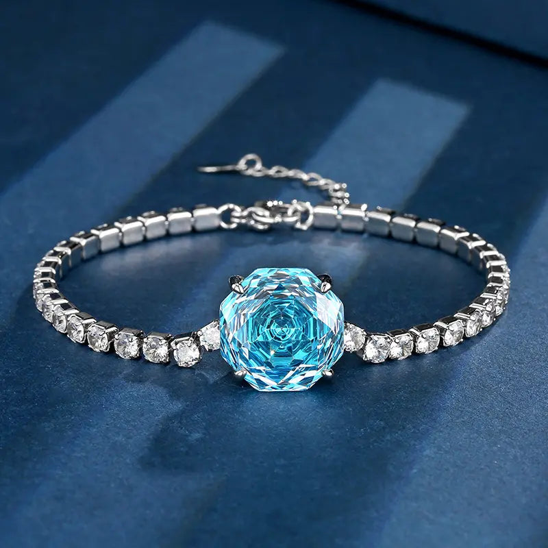 Bracelet élégant entièrement incrusté de zircons