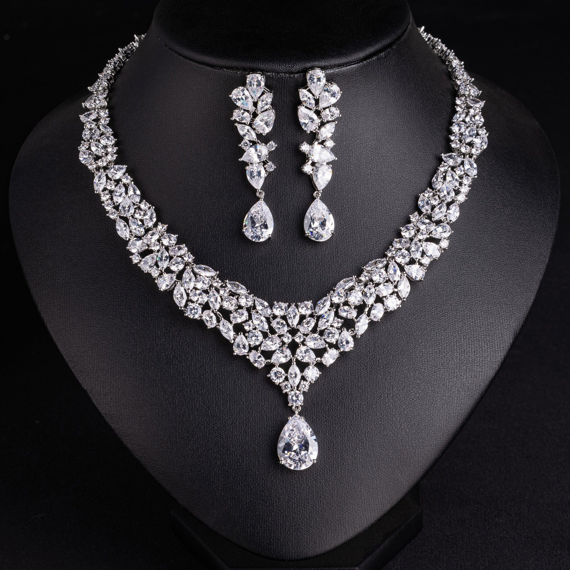 Luxury Multicolor Crystal Necklace Earrings Set – Royal Statement Jewelry for Women