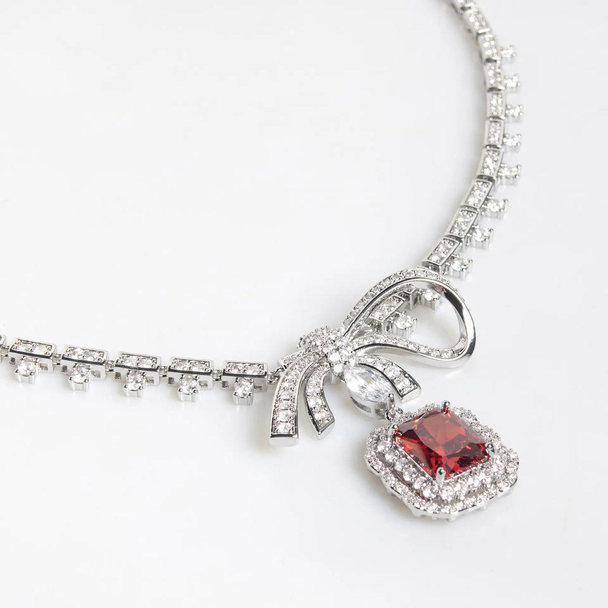 Ensemble Collier Boucles d'Oreilles Nœud Papillon Zircon Mode