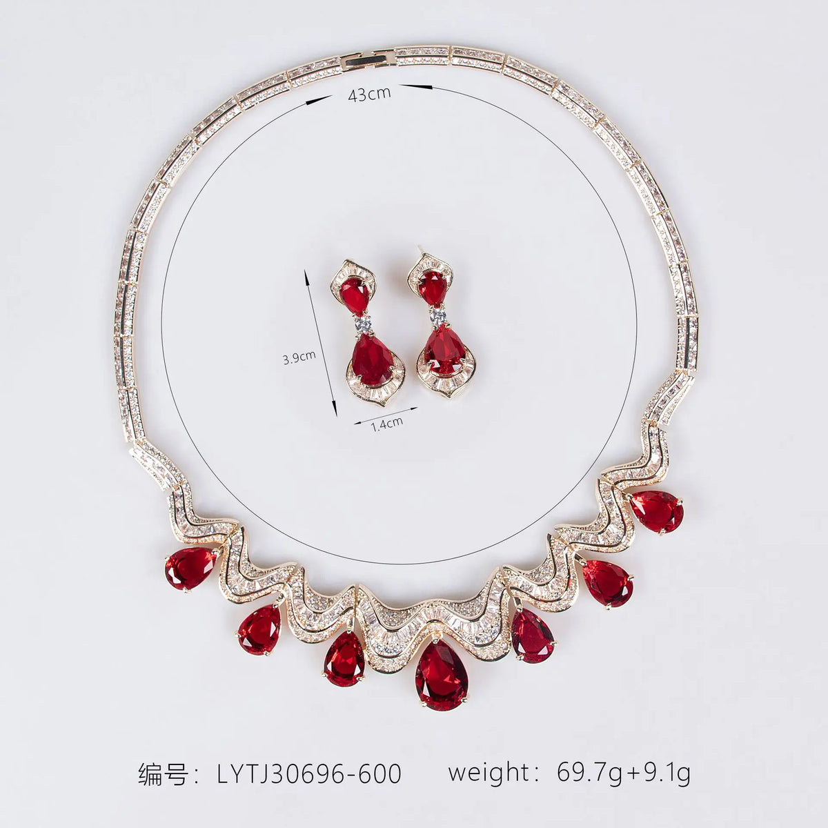 Parure de collier plastron élégante avec cristaux d'émeraude et vagues