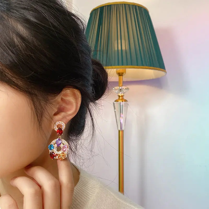 Boucles d'oreilles en opale plaqué or avec pierres précieuses colorées et mode