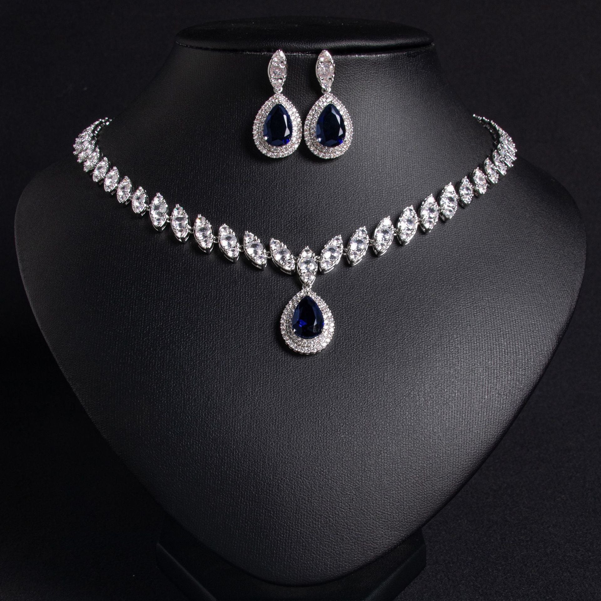 Luxury Red Crystal Teardrop Jewelry Set – Elegant Bridal Style