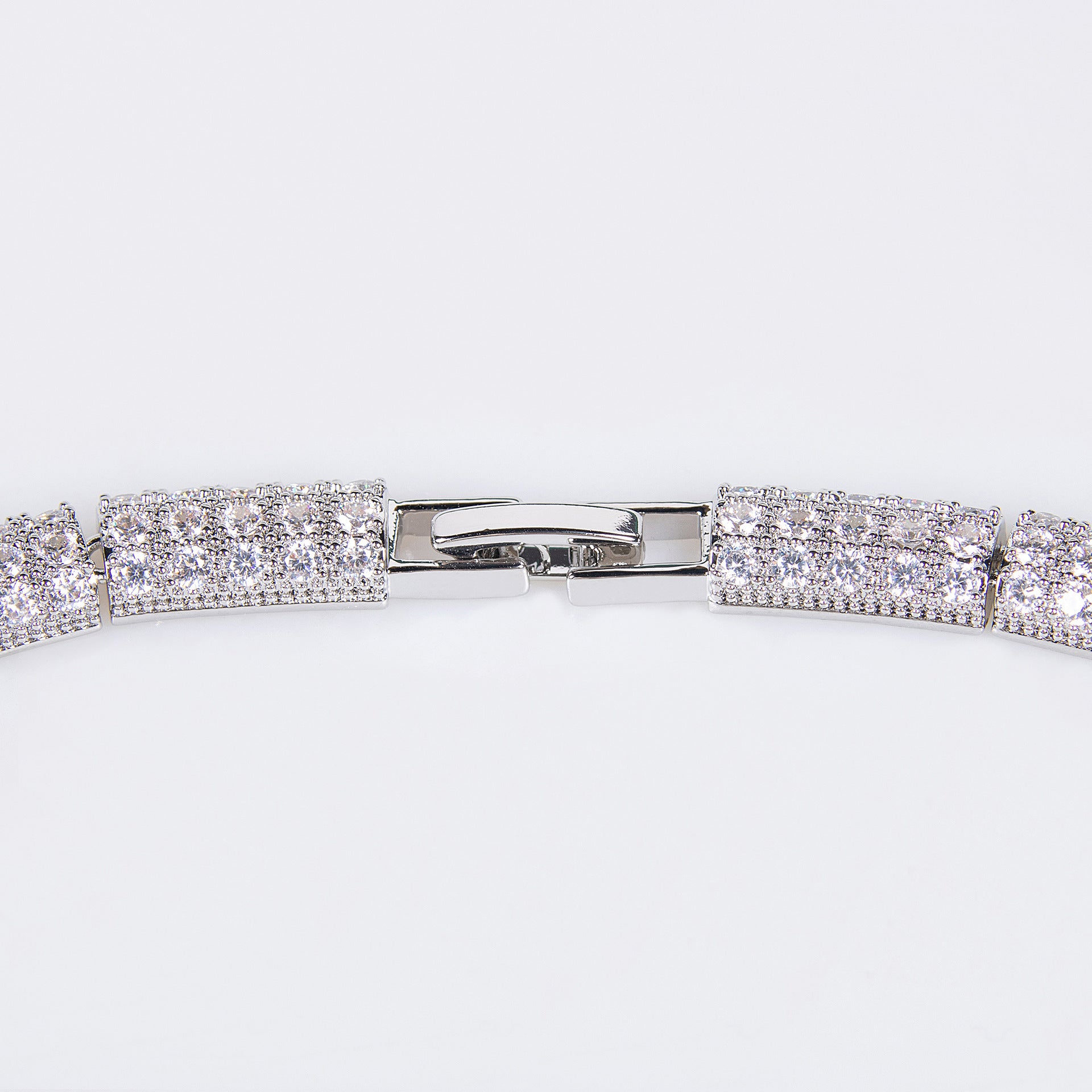 High temperament jewelry snake diamond necklace retro atmosphere light luxury style collarbone chain new women