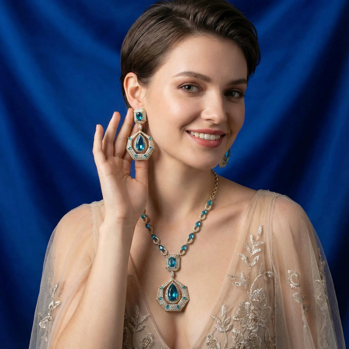 Parure de bijoux collier et boucles d'oreilles géométriques en cristal blanc de luxe