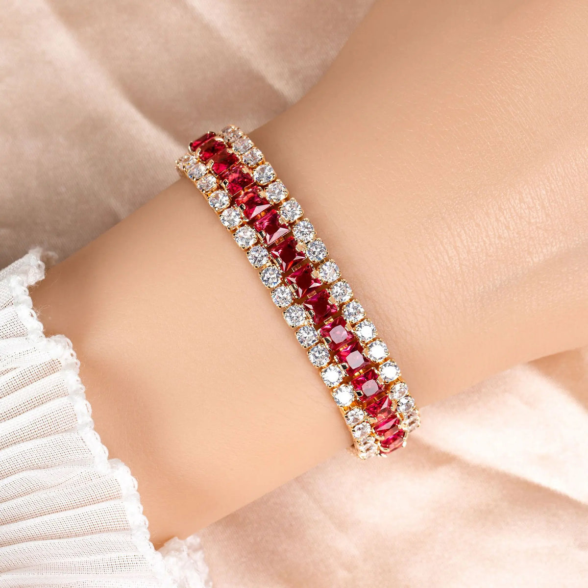 Bracelet de tennis de luxe en cristal rouge pour femmes