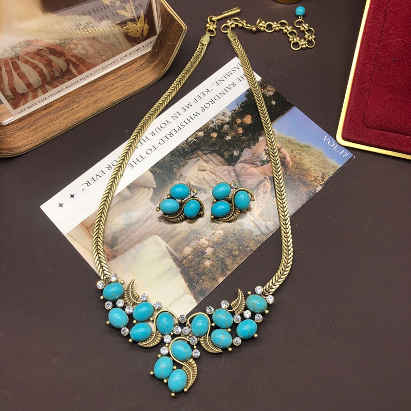 Ensemble collier et boucles d'oreilles turquoise au design vintage