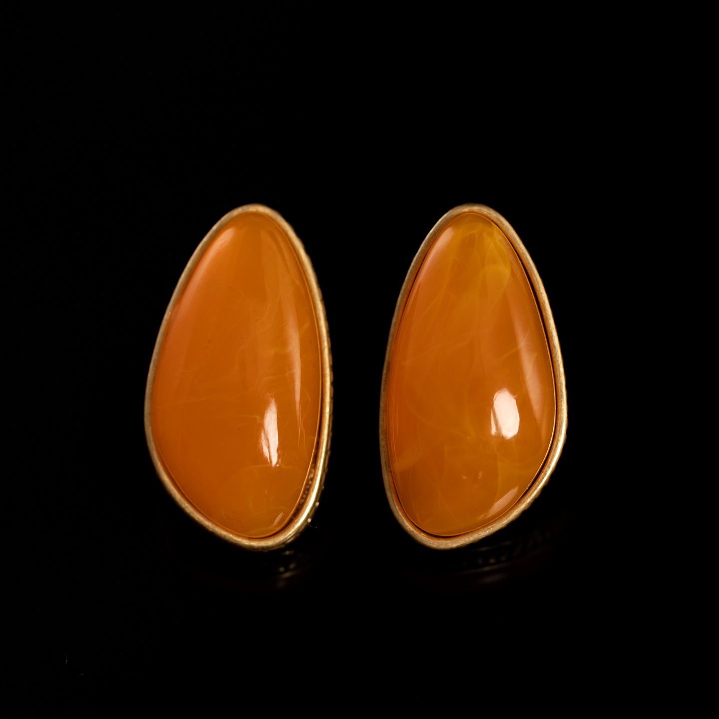 Fashion personalized yellow special-shaped necklace set