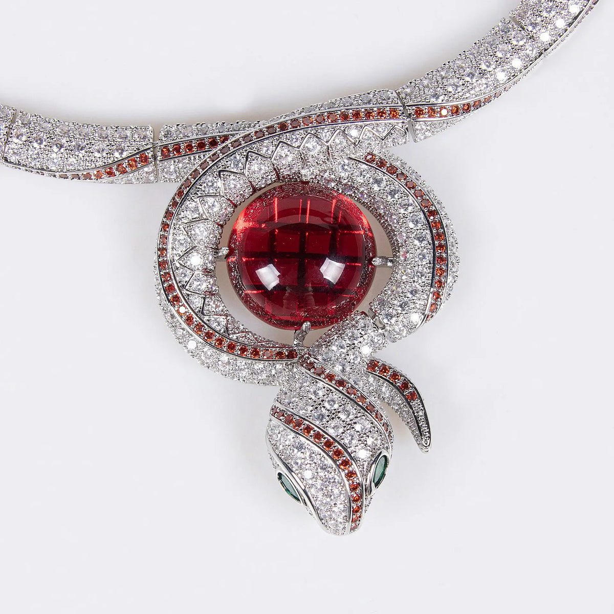 High temperament jewelry snake diamond necklace retro atmosphere light luxury style collarbone chain new women