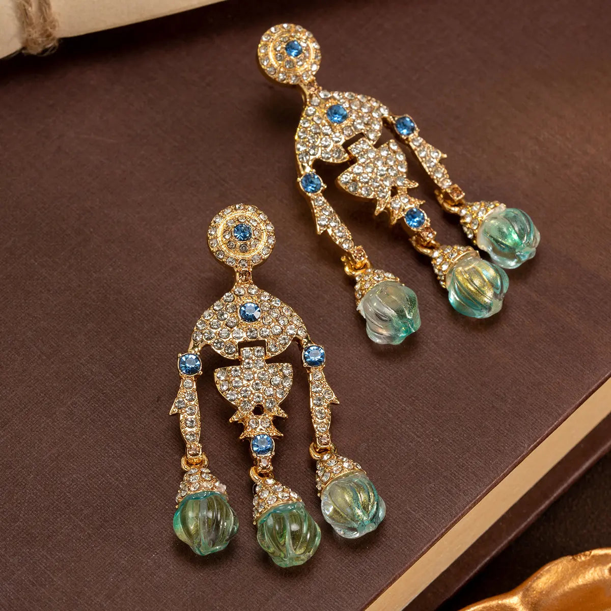 Grandes boucles d'oreilles simples de luxe léger, boucles d'oreilles rondes unies
