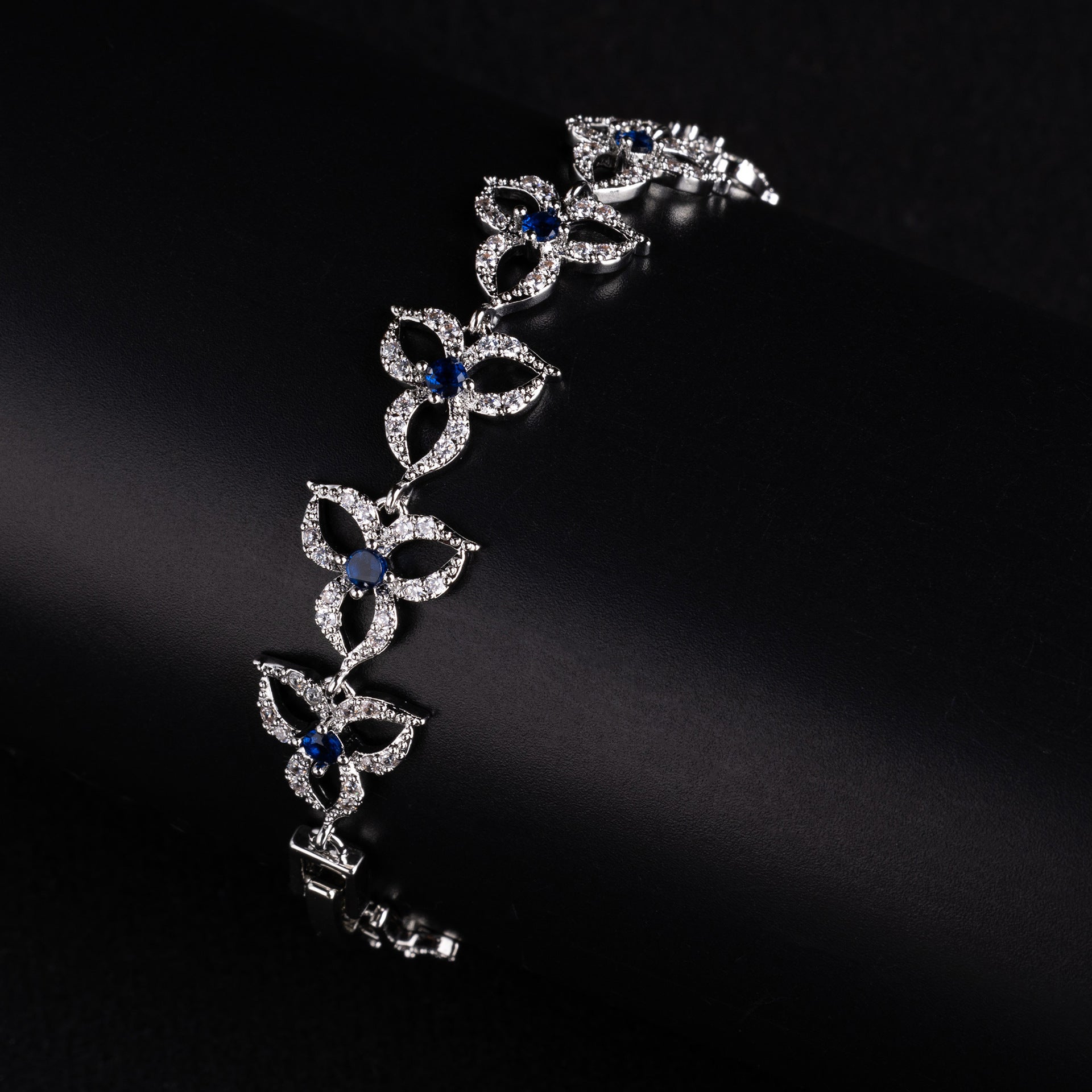 Luxury Crystal Butterfly Bracelet – Elegant Statement Jewelry for Women
