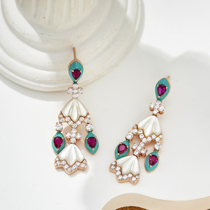 Original design gold-plated white shell cat claw necklace