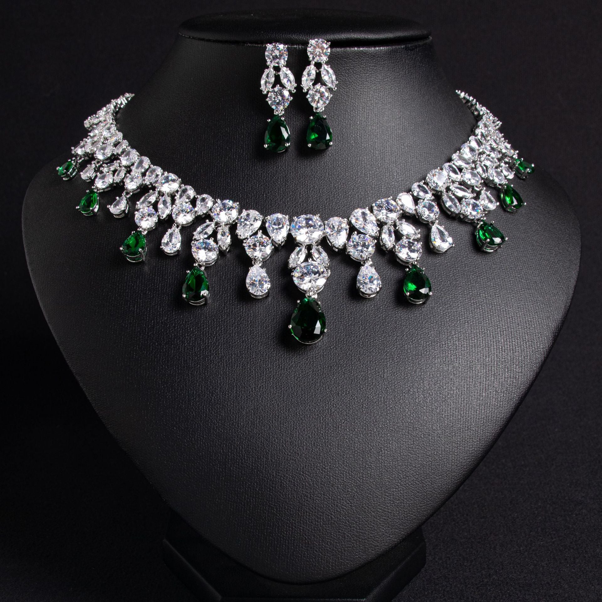 Luxury Emerald Green Teardrop Gemstone Necklace Set for Women – Crystal Statement Jewelry with Matching Earrings