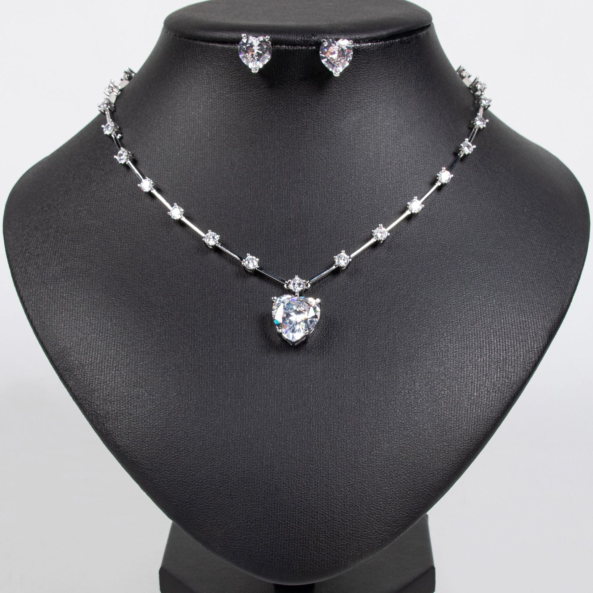 Romantic Yellow Crystal Heart Necklace Set – Elegant Jewelry Gift for Women