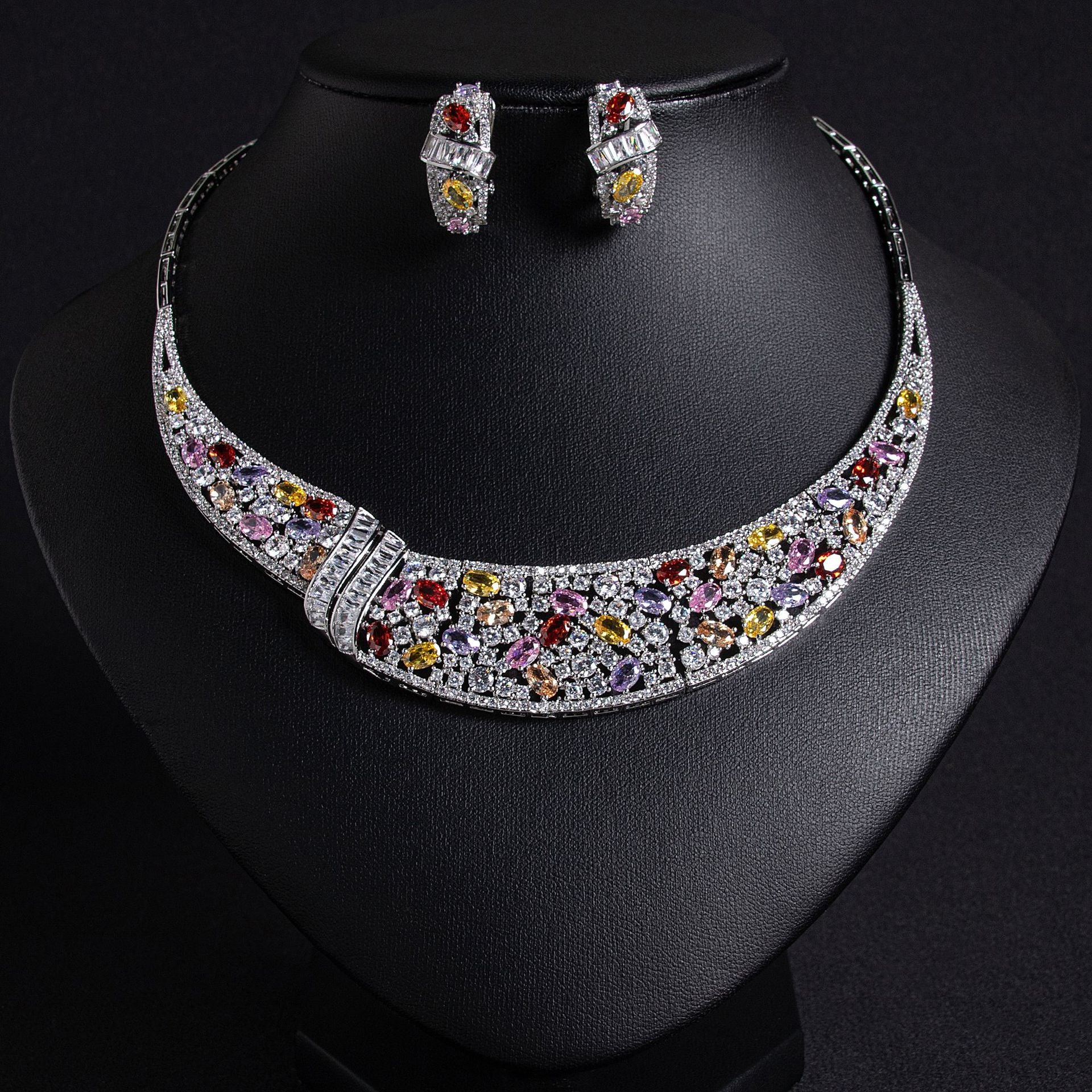 Stylish and luxurious snake bone full of zircon necklace