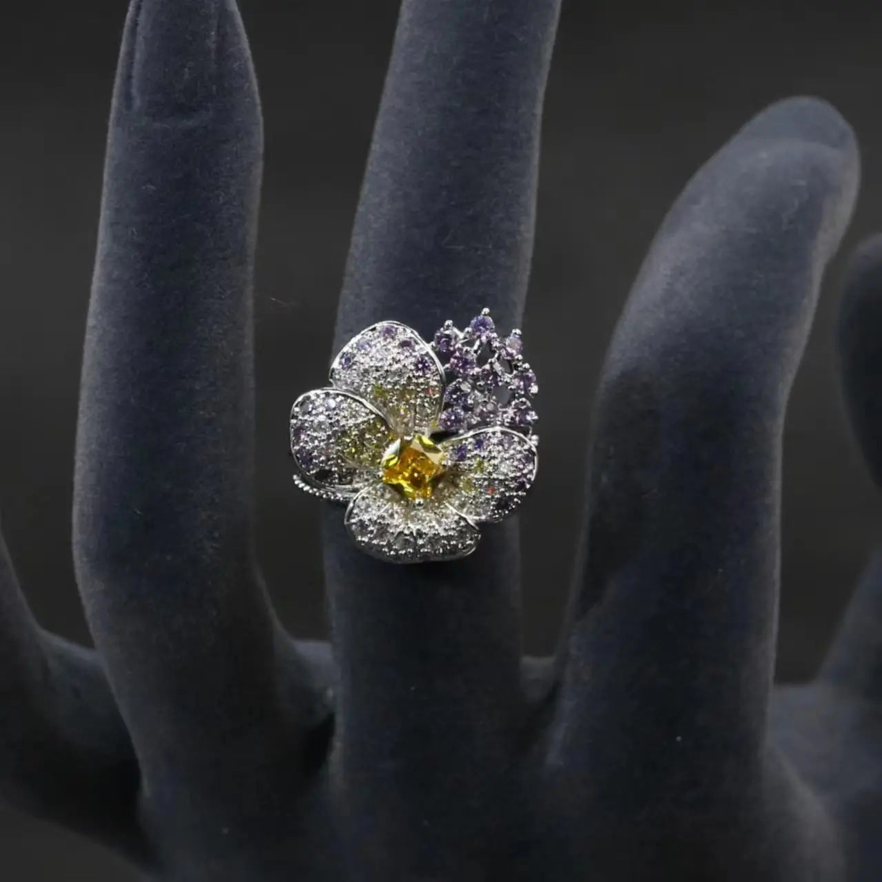 Parure Collier et Boucles d'Oreilles Fleur en Cristal et Or de Luxe