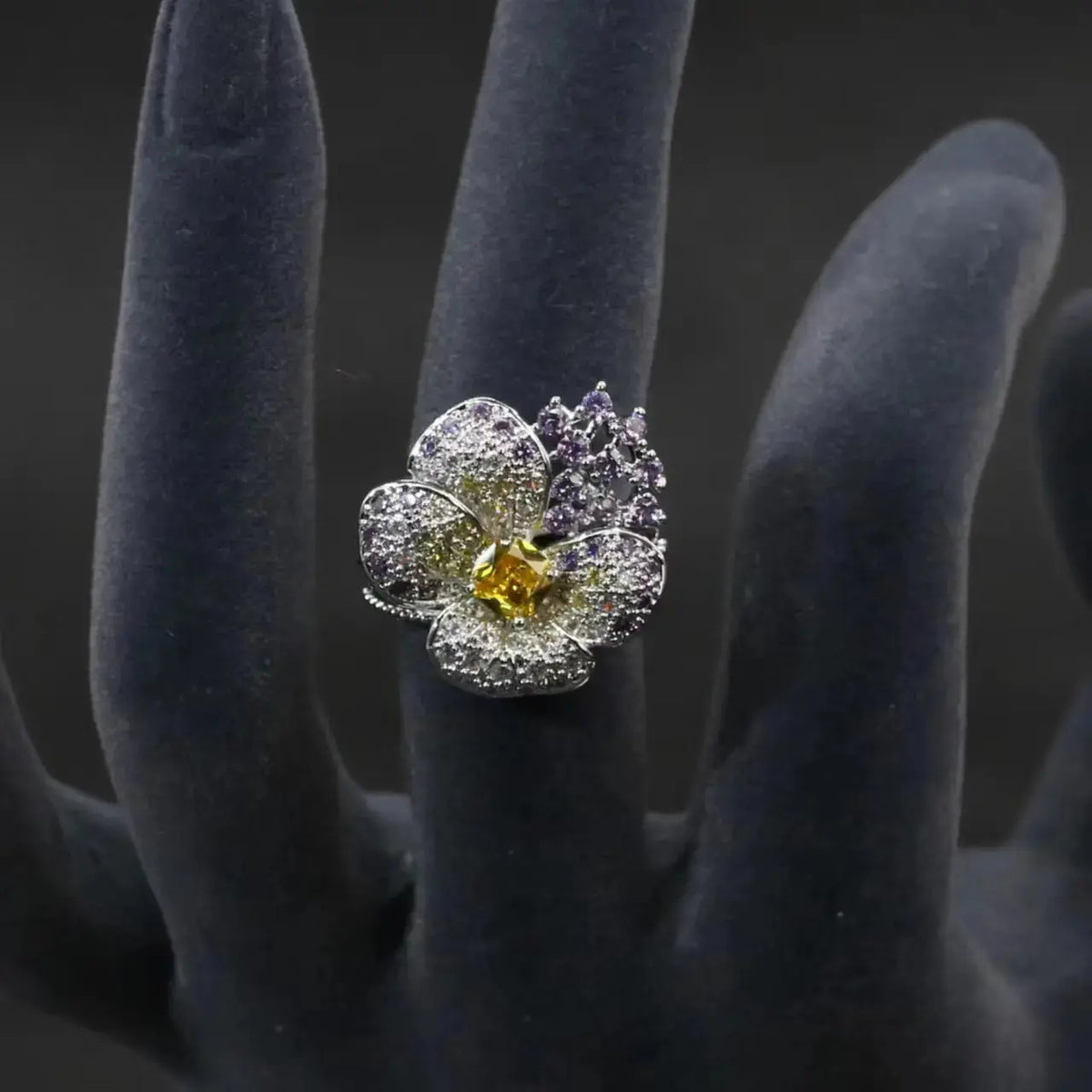 Parure Collier et Boucles d'Oreilles Fleur en Cristal et Or de Luxe