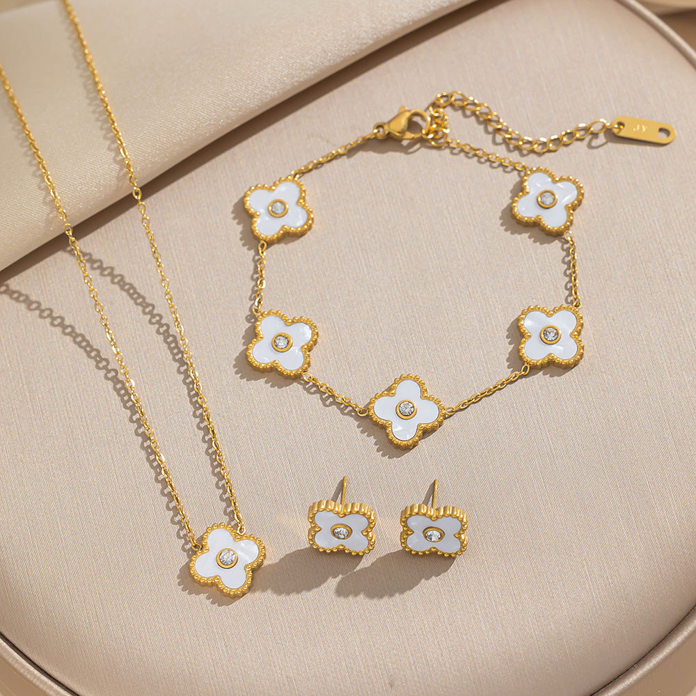 Fashion Lucky Clover Diamond Collection