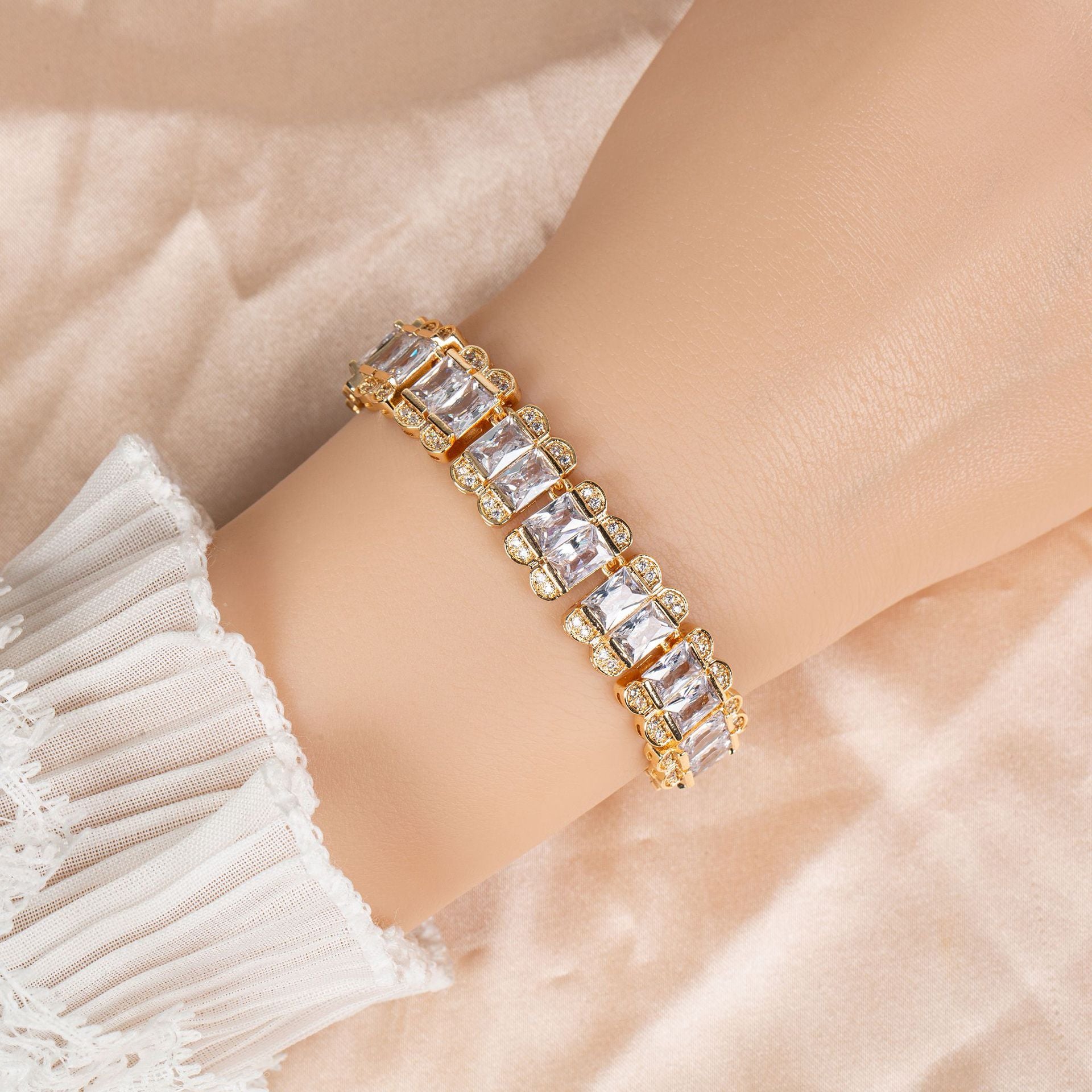 Luxury Emerald Cut Crystal Tennis Bracelet – Elegant Statement Jewelry for Women