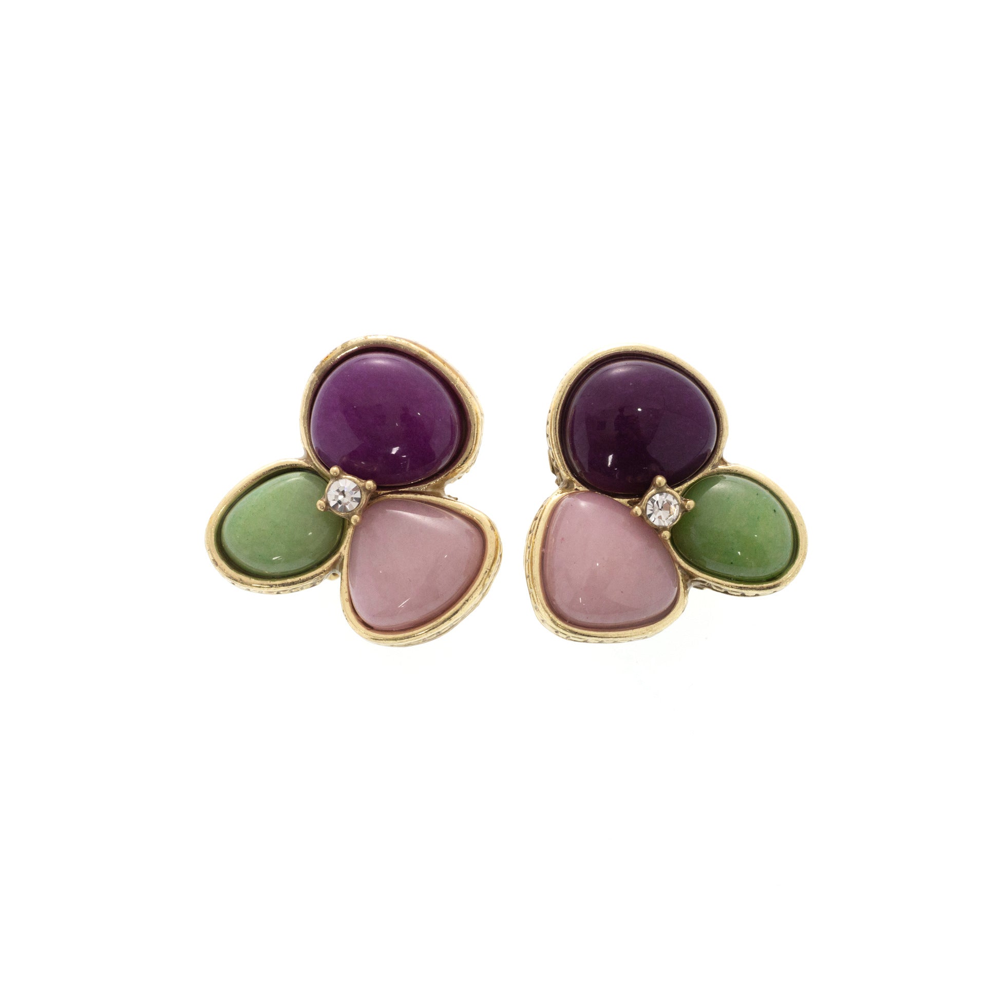 French retro niche design feature earrings