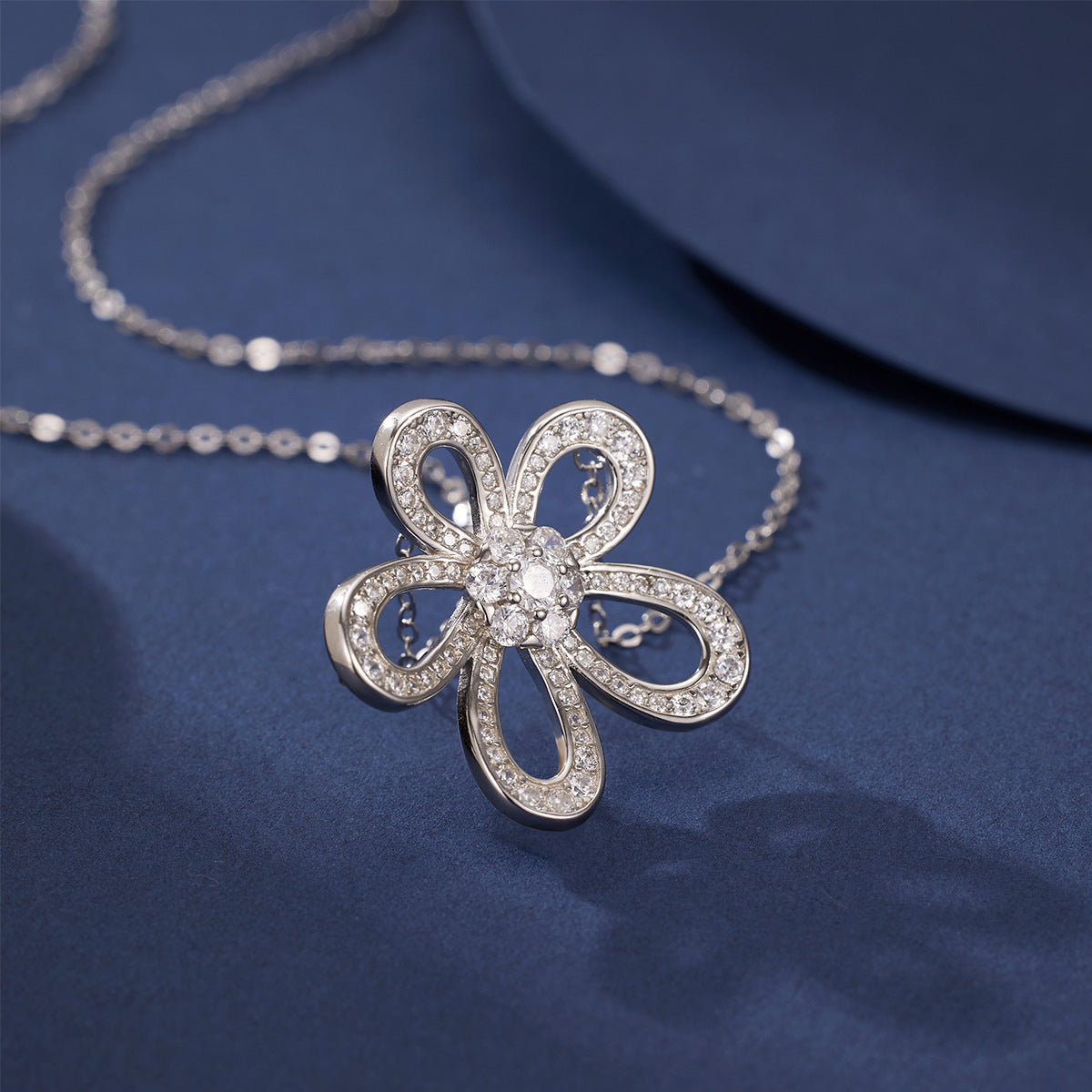 Diamond flower necklace