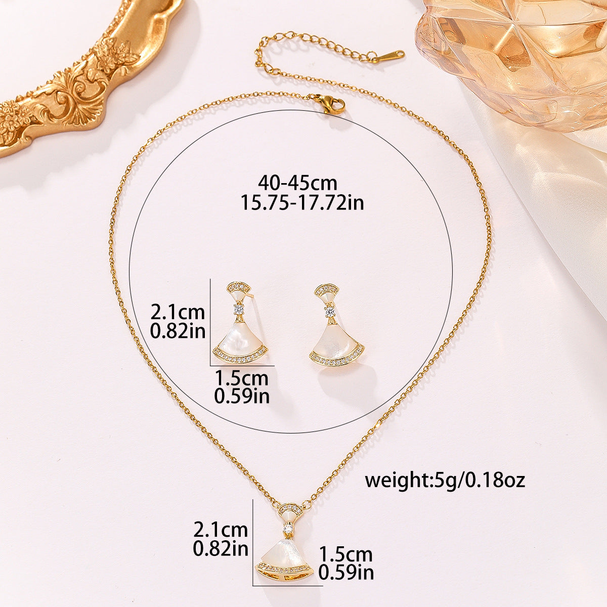 Small skirt white fritillary necklace