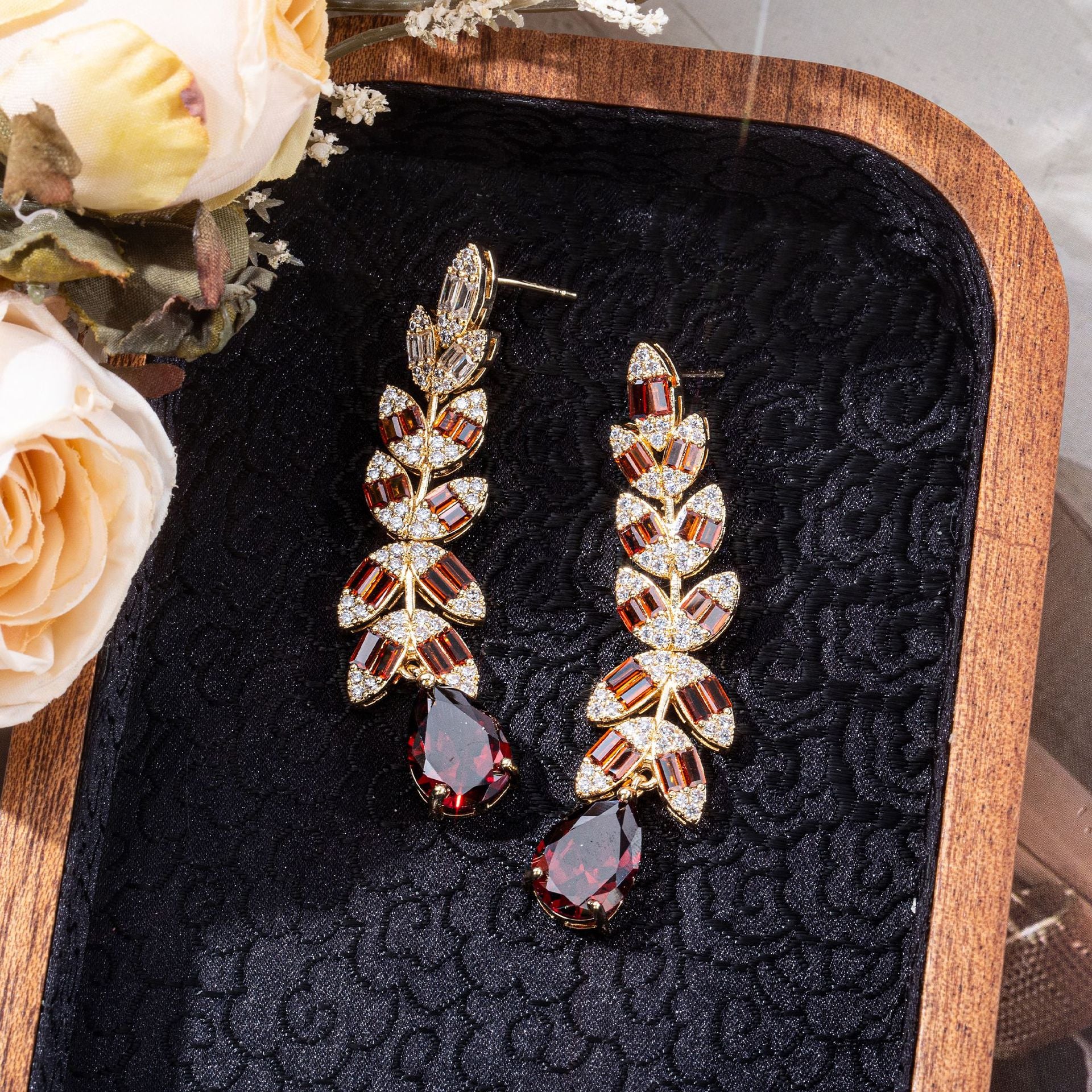 Boucles d'oreilles simples en opale avec pampilles et tige en argent 925