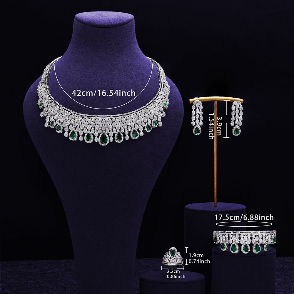 Parure Collier Diamants et Émeraudes de Luxe – Design Royal Élégant
