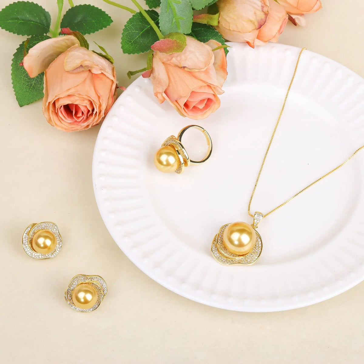 Ensemble collier et chandail bijoux de luxe vintage