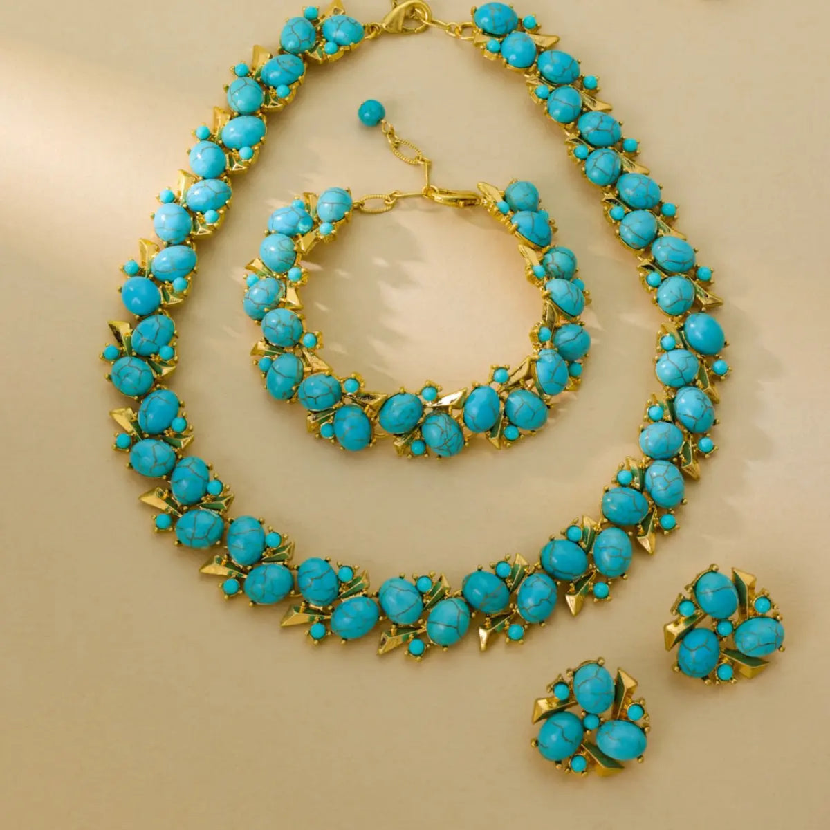 Bijoux fantaisie vintage boucles d'oreilles, bracelets et colliers