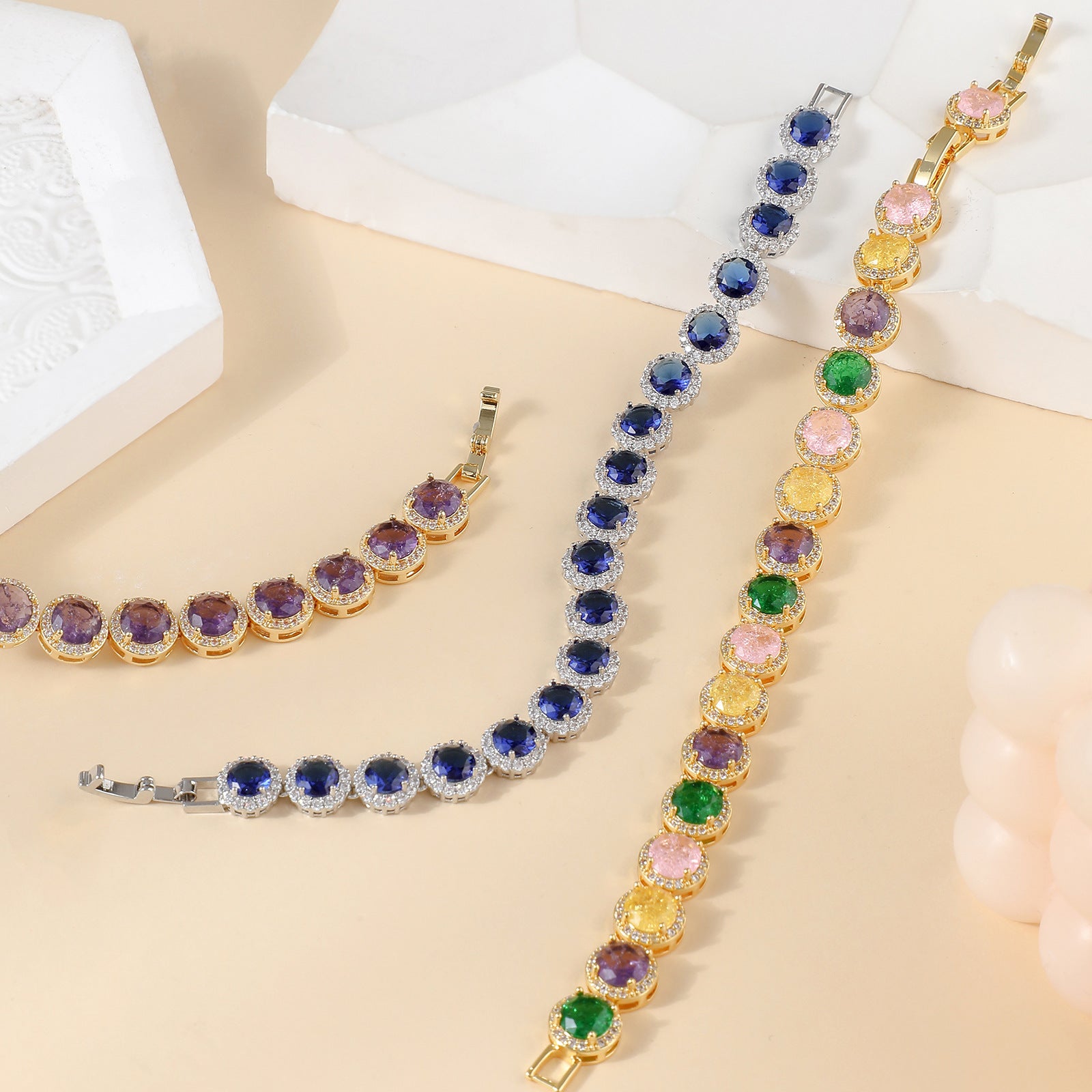 Fashion gold-plated hollow round zircon bracelet