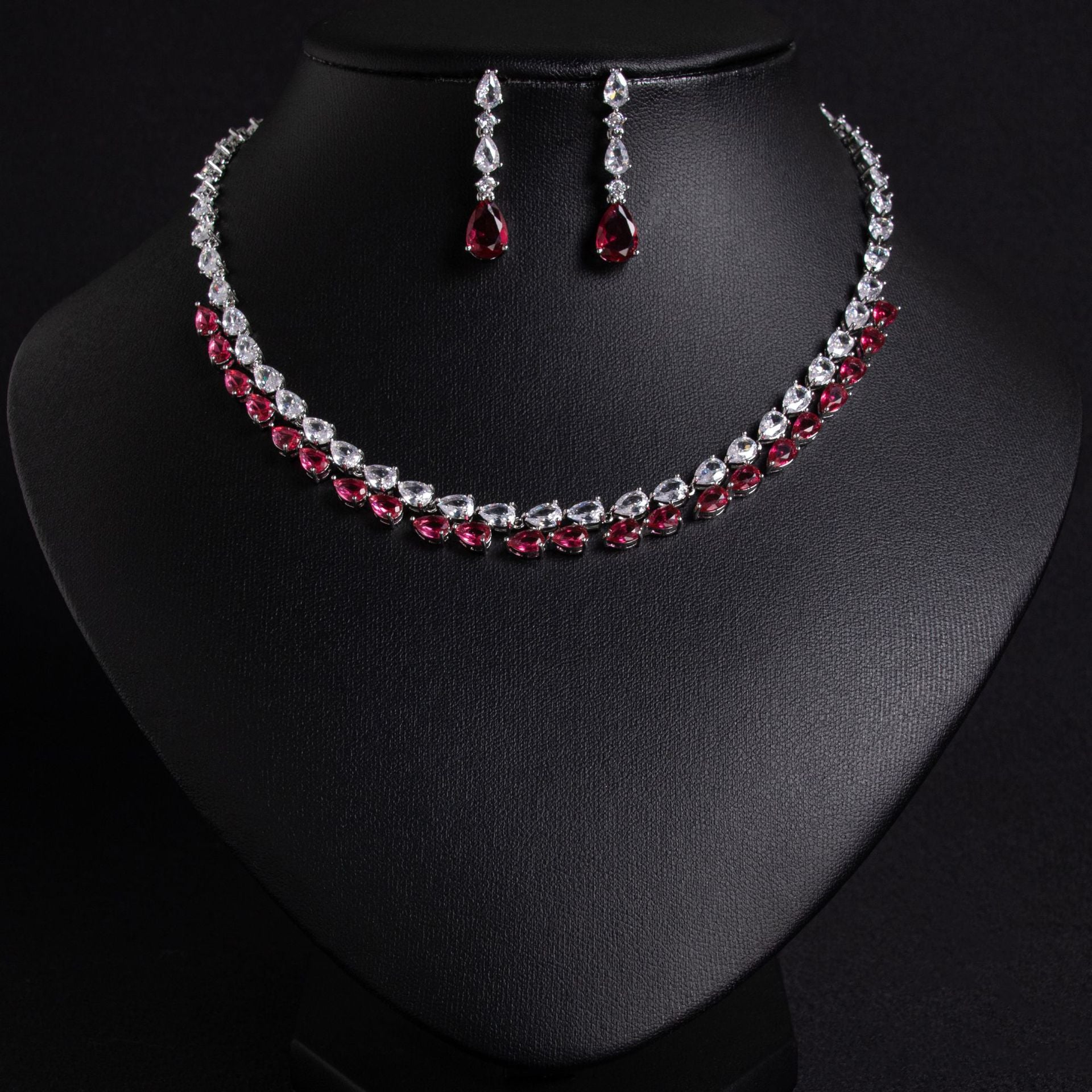 Emerald Green Teardrop Jewelry Set – Elegant Crystal Necklace Earrings