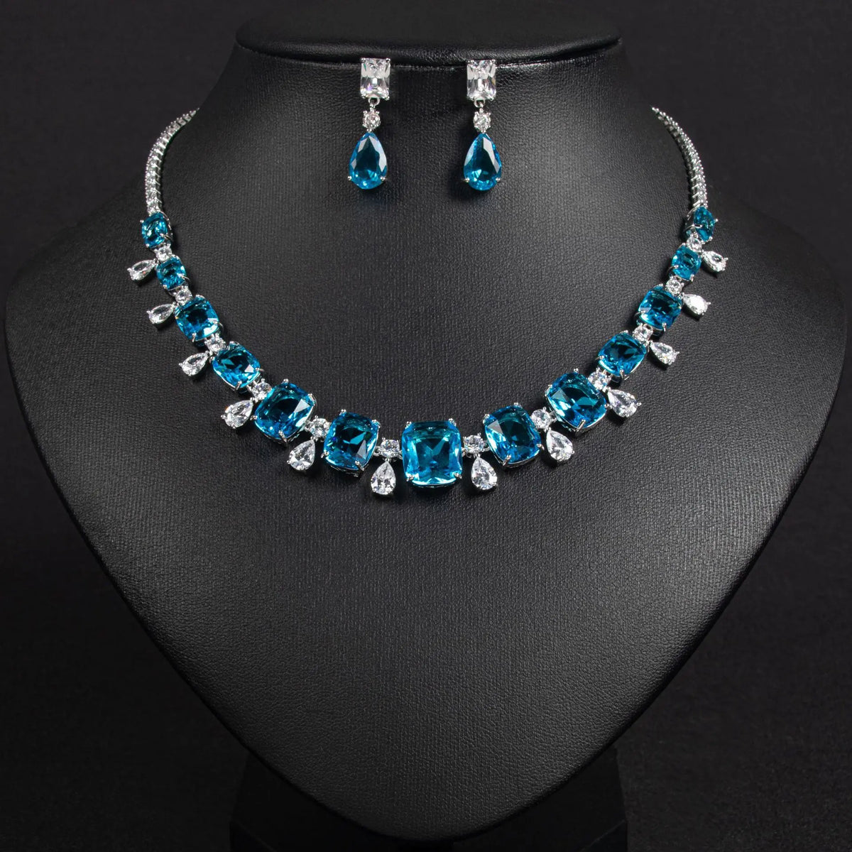 Luxury Emerald Green Crystal Necklace and Earrings Jewelry Set