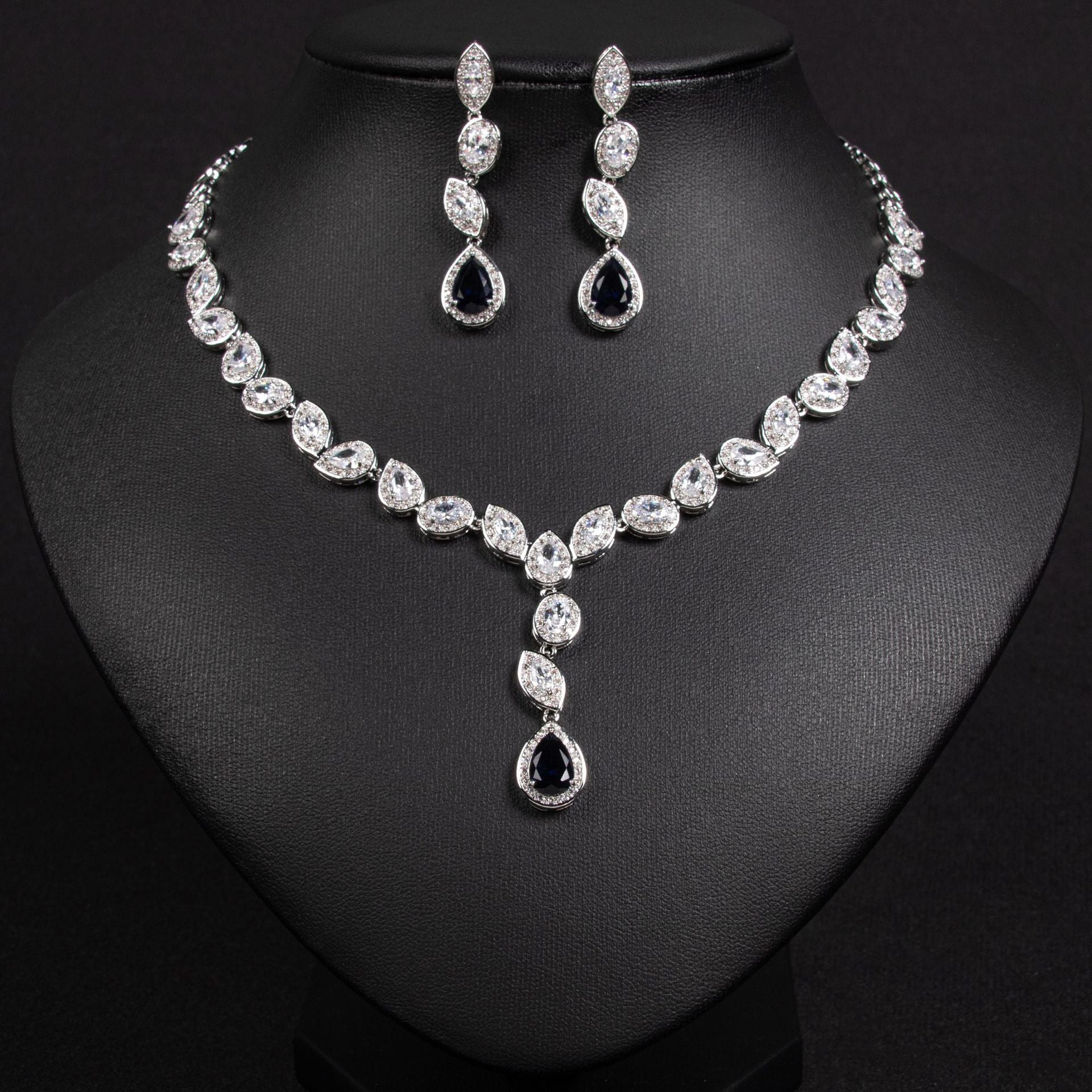 Stylish and bright zircon water drop necklace set