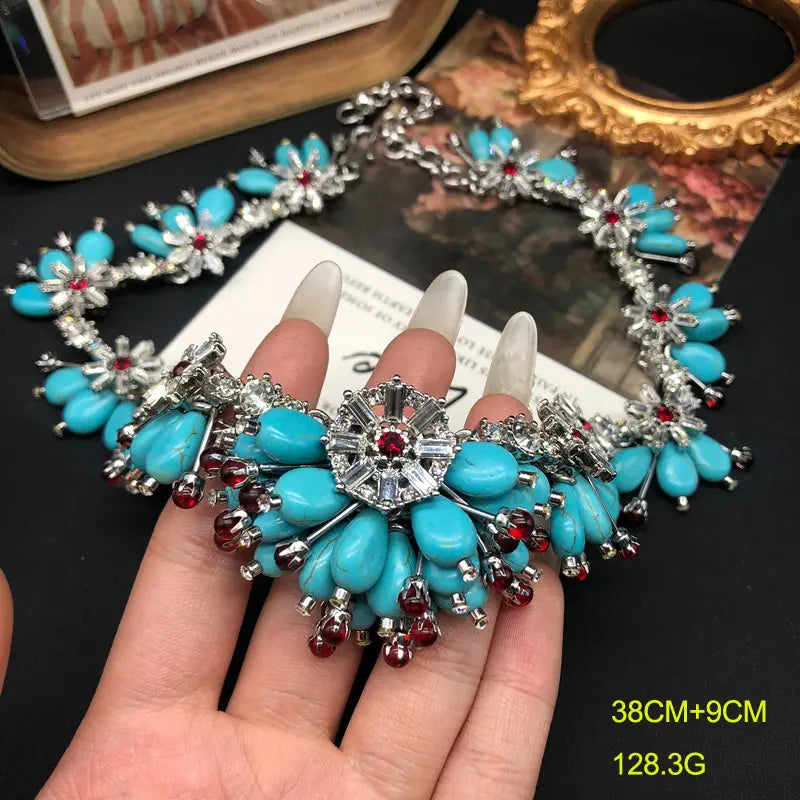 Collier court en pierre précieuse incrustée, tempérament polyvalent, turquoise rouge émaillée, collier de luxe léger