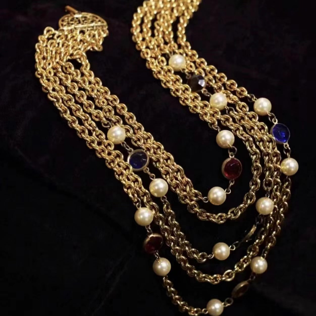 Collier multi-rangs de perles de l'industrie lourde européenne et américaine