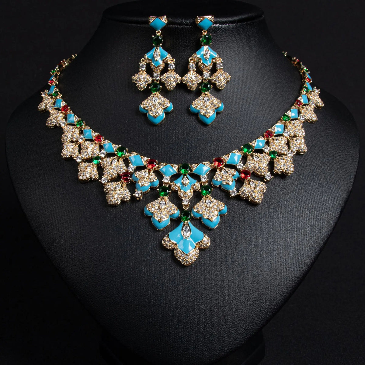 Parure de bijoux glamour or et cristaux pour soirées et fêtes