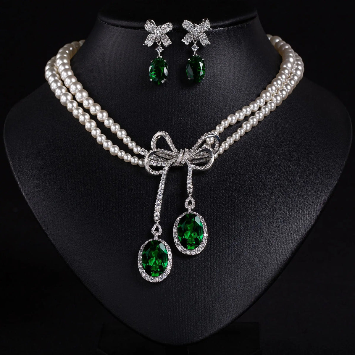 Ensemble collier et boucles d'oreilles nœud papillon en perles et diamants, style léger et luxueux