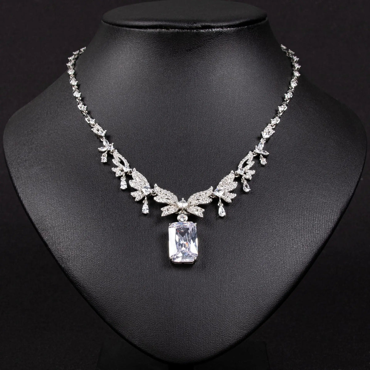 Parure collier de déclaration élégant en cristal rubis vintage