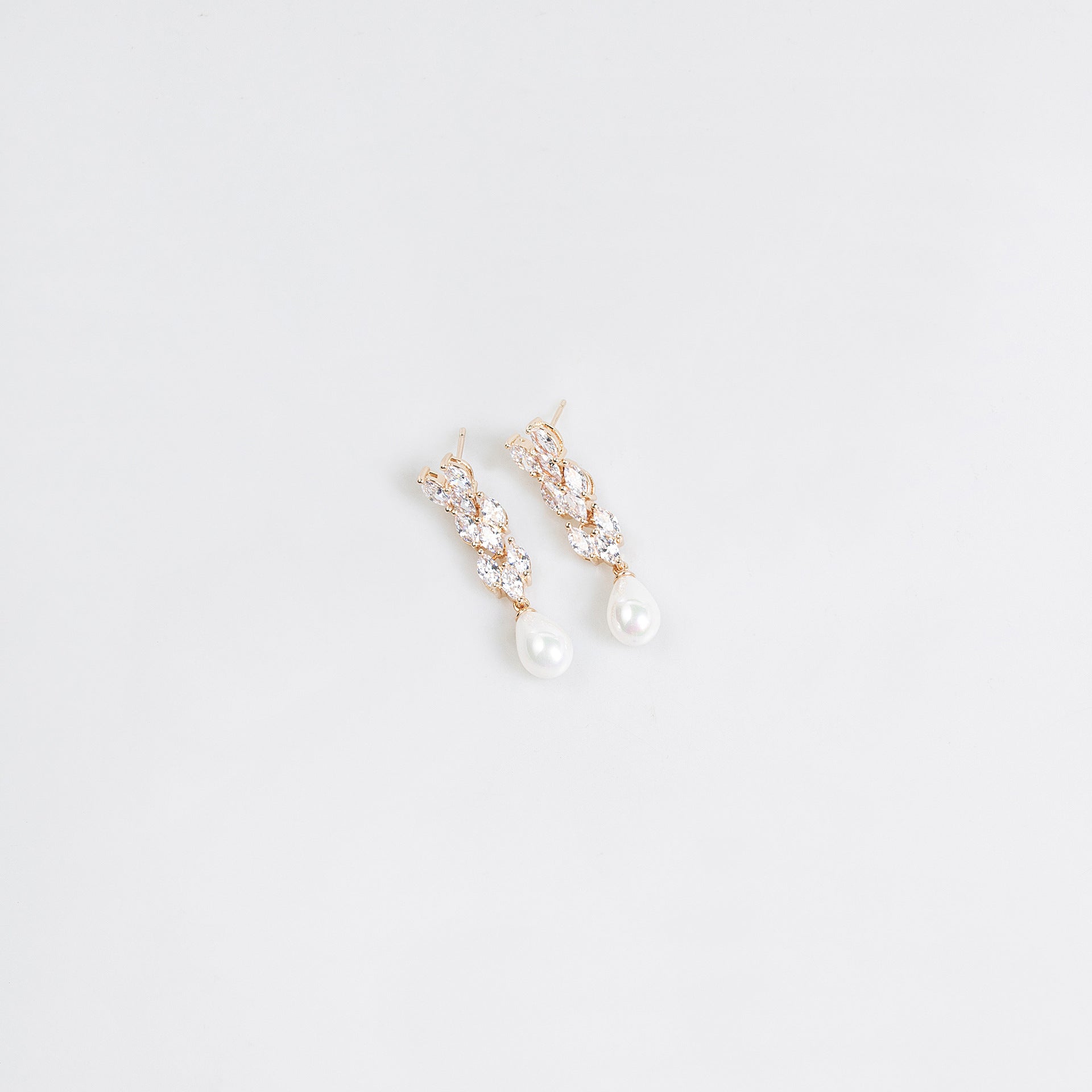 Elegant Pearl Drop Jewelry Set – Gold Tone Crystal Necklace Earrings