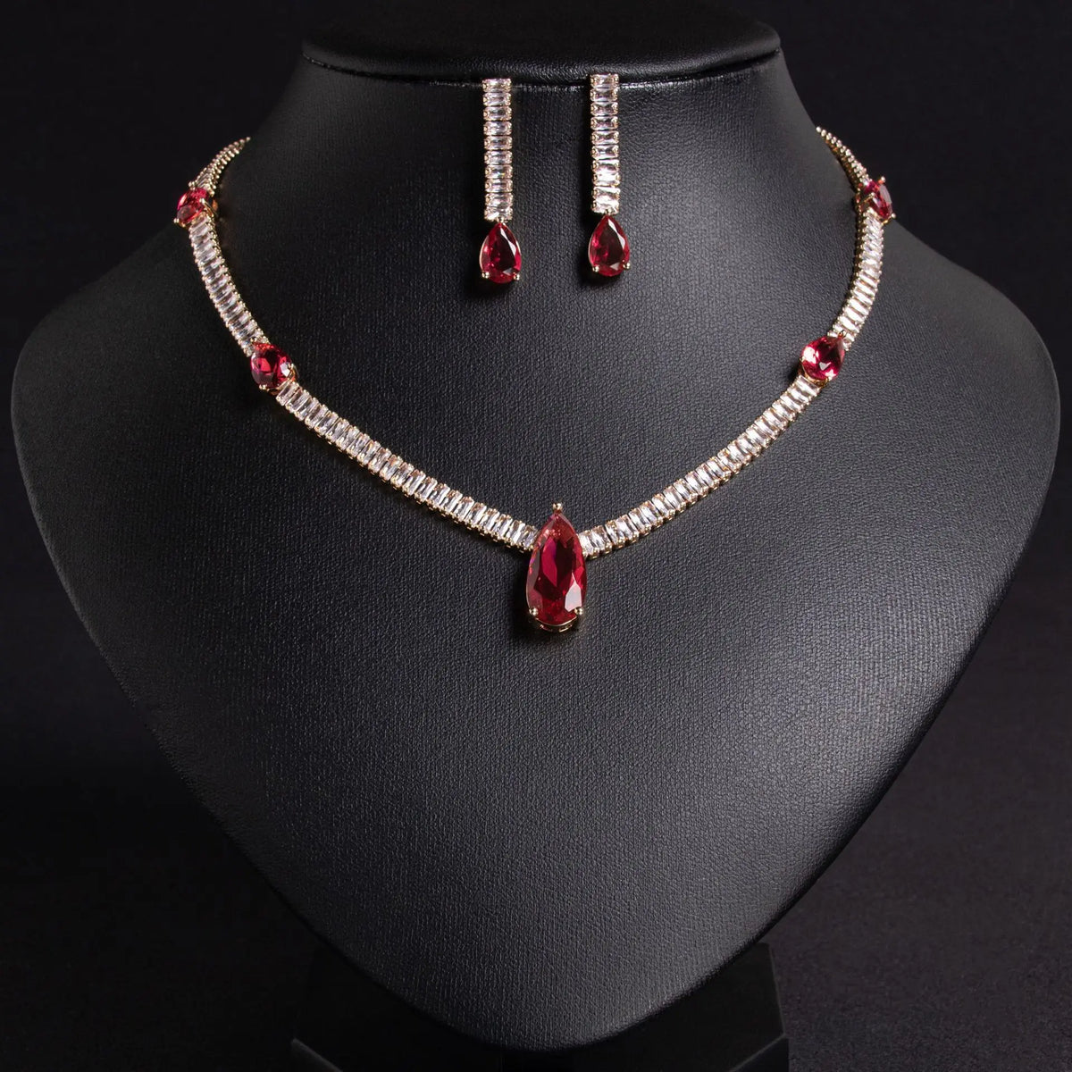 Parure de bijoux de luxe en cristal rouge rubis – Design élégant, minimaliste et affirmé