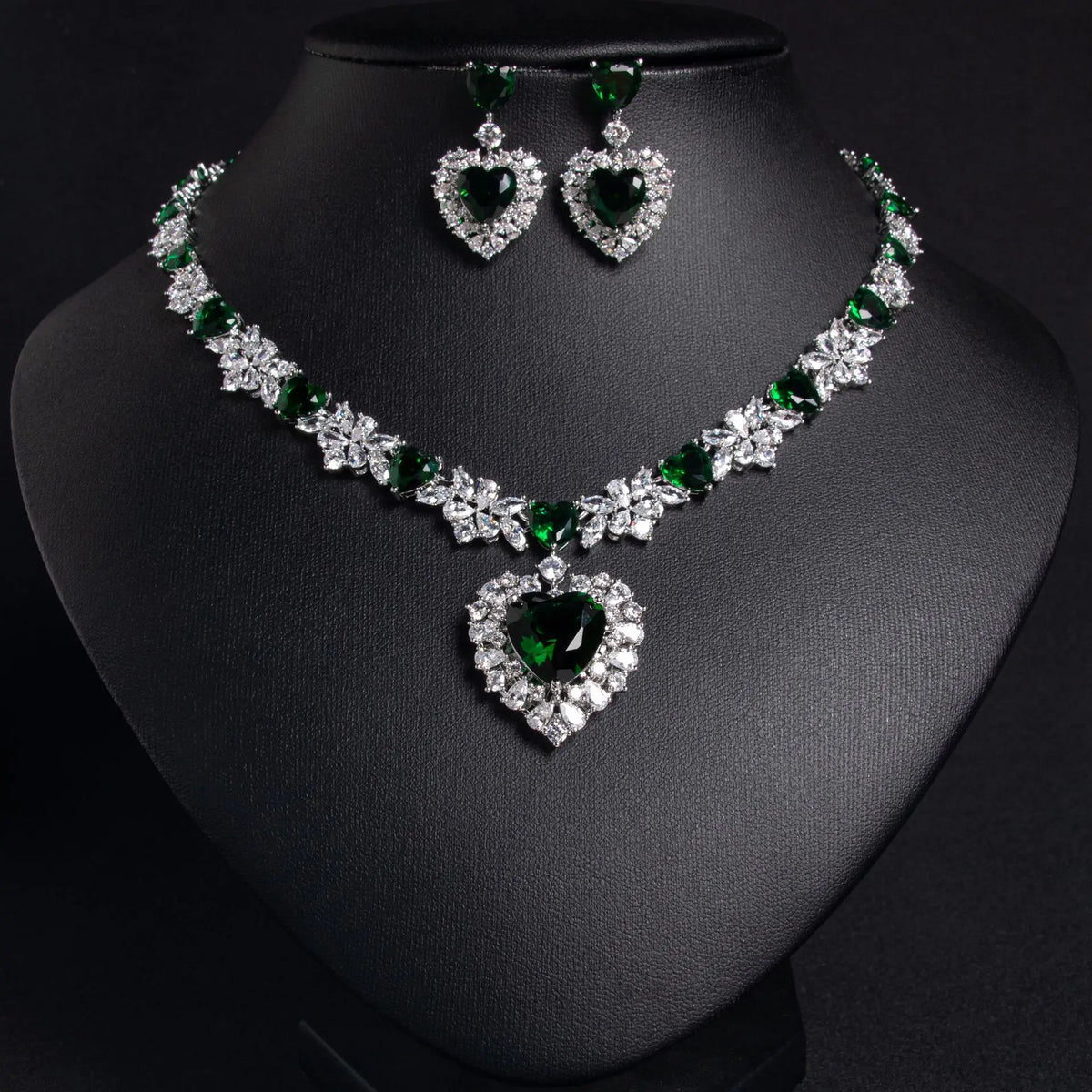 Parure Collier et Boucles d'Oreilles Cœur Cristal Vert Émeraude Luxe