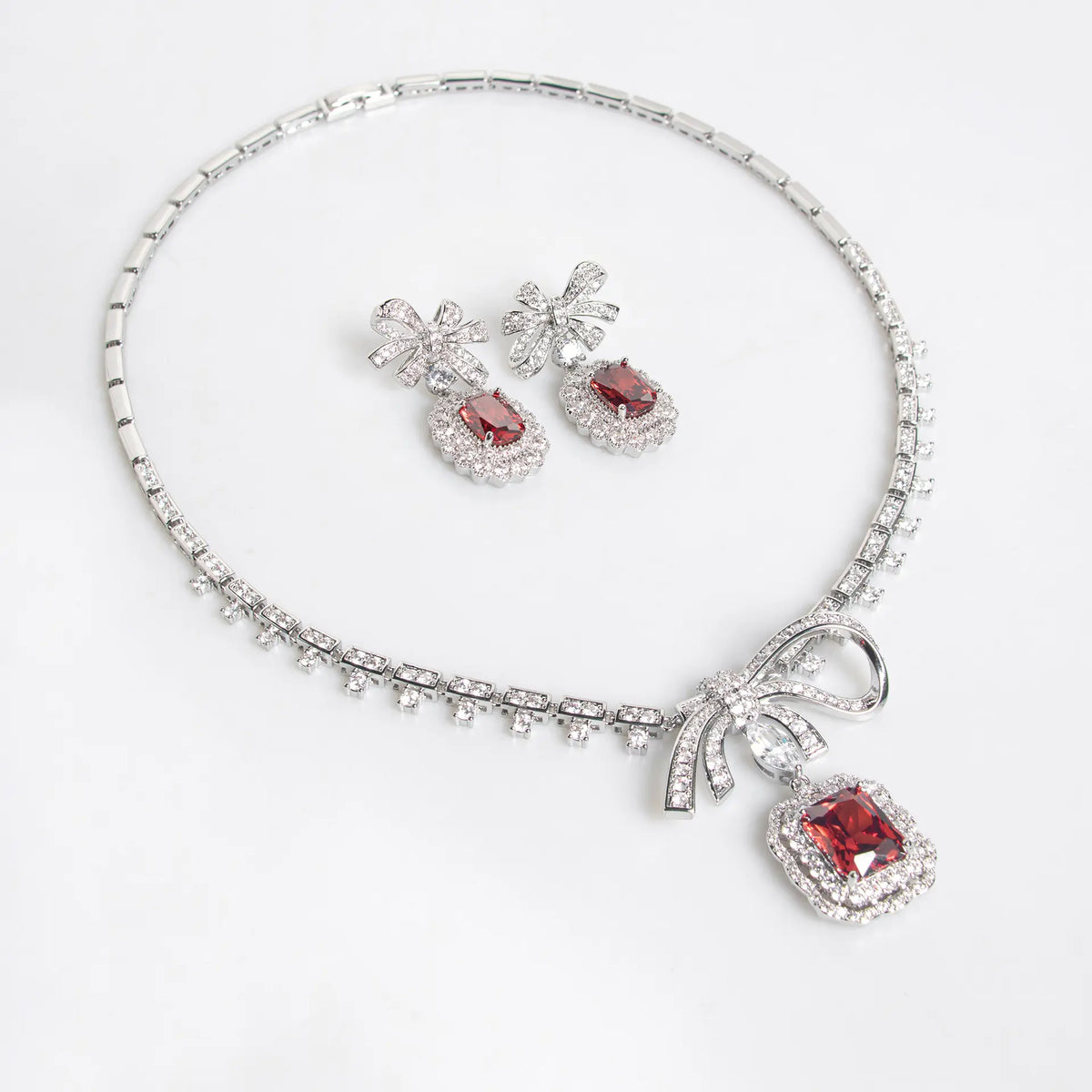 Ensemble Collier Boucles d'Oreilles Nœud Papillon Zircon Mode