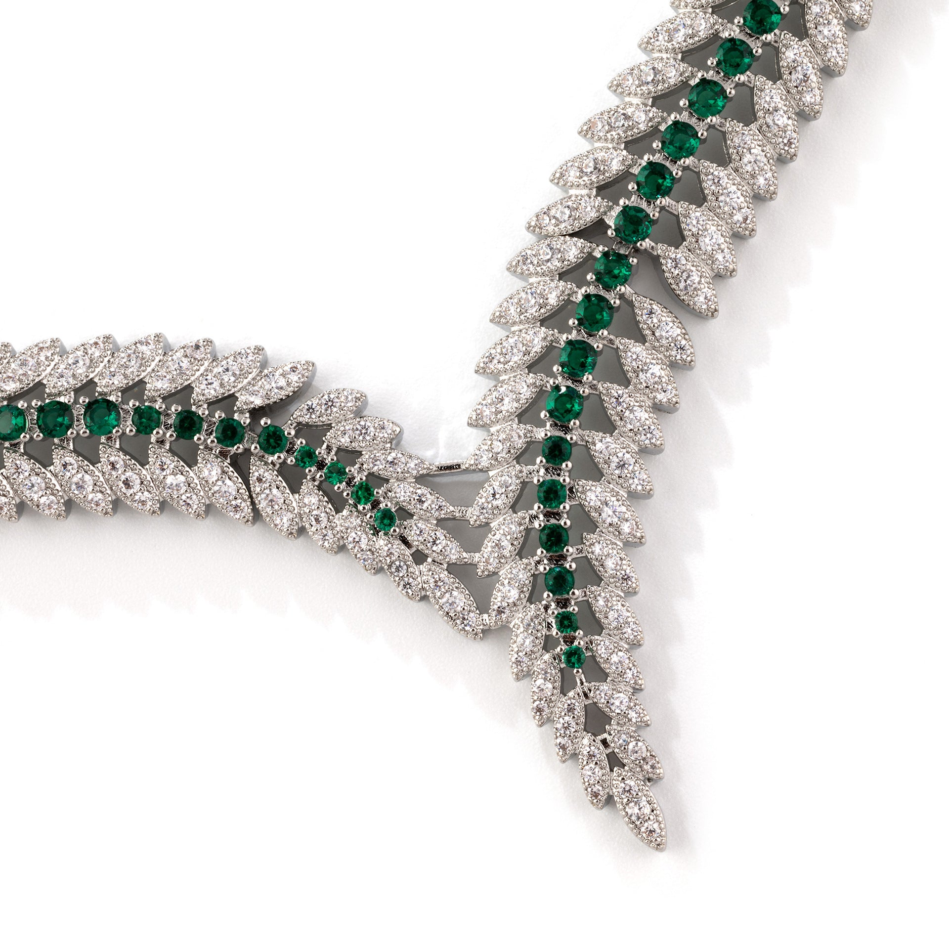 Luxury Emerald Green Leaf Necklace Earrings Set – Elegant Jewelry for Women