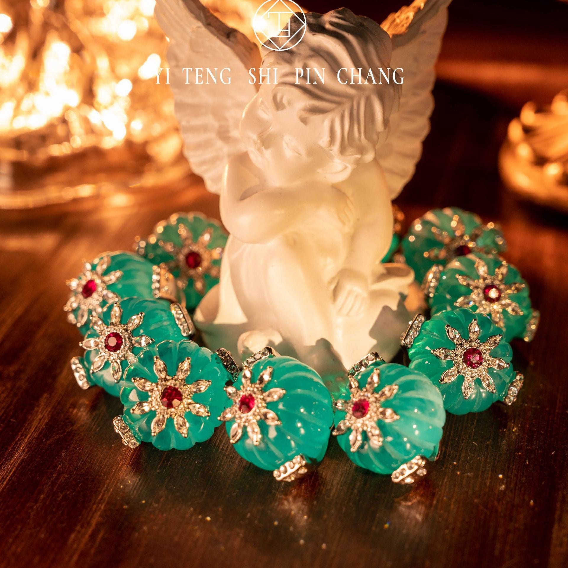 Original design full of diamonds three-piece set