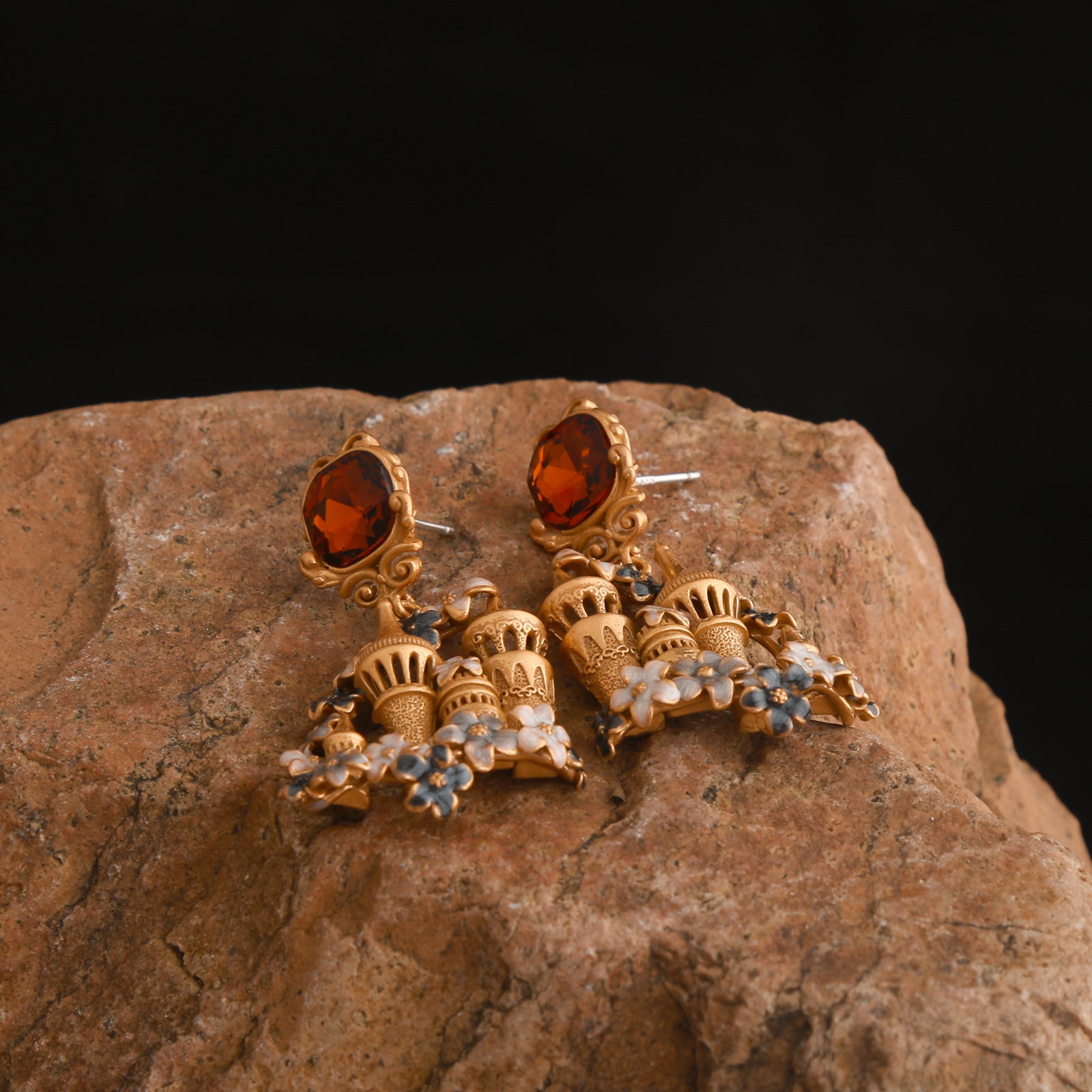 Niche design gold castle with diamond stud earrings